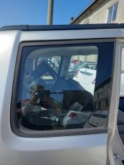 Стекло собачника правое Nissan X-Trail 2005 контрактная Стекло собачника правое Nissan X-Trail 2005