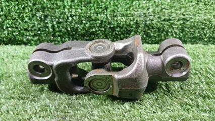 Фото запчасти рулевой карданчик Toyota Vitz 2011 контрактная запчасть Запчасть рулевой карданчик Toyota Vitz 2011