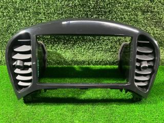 Рамка магнитолы Nissan Juke 2012