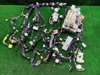 Проводка торпедо Toyota Raum 2004