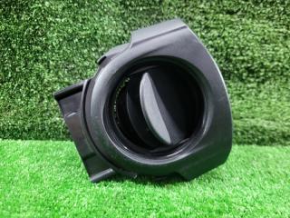 Воздуховод салона передний правый Toyota Corolla Fielder 2014