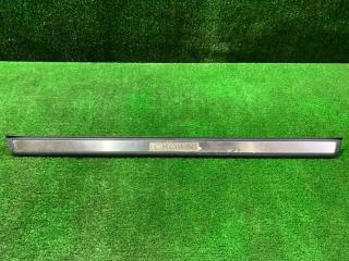 Запчасть накладка на порог салона передняя левая Toyota Crown 2001