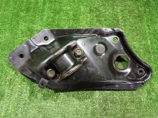 Крепление стабилизатора переднее правое Toyota Camry 1995