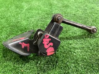 Датчик высоты дорожного просвета передний левый Suzuki Escudo 2005 контрактная Датчик высоты дорожного просвета передний левый Suzuki Escudo 2005