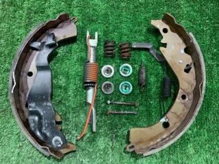 Запчасть колодки тормозные задние правые Toyota Succeed 2016