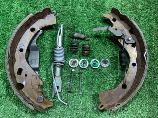 Запчасть колодки тормозные задние левые Toyota Succeed 2016