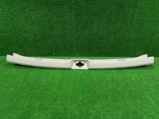 Фото запчасти накладка на порог багажника Toyota Ipsum 2006 контрактная запчасть Запчасть накладка на порог багажника Toyota Ipsum 2006