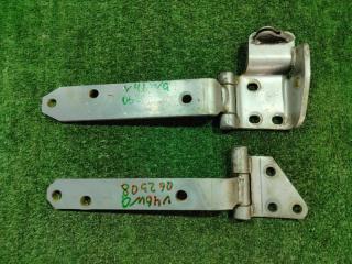 Петля двери багажника Mitsubishi Pajero 1997