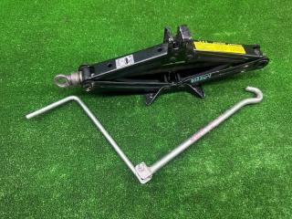 Запчасть домкрат Toyota Ist 2005