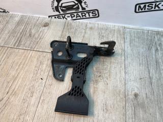 Крюк замка капота A4 B7
