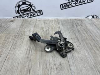 Запчасть замок капота Peugeot 207 2009
