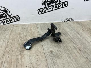 Запчасть крюк замка капота Toyota Rav4 2007