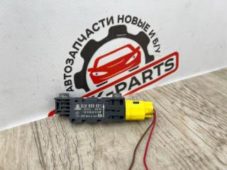 Запчасть датчик удара airbag Audi A3 2008