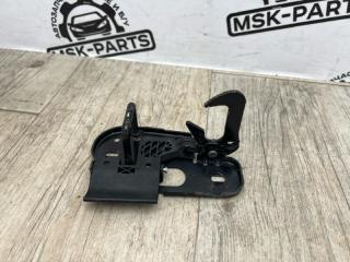 Фото запчасти крюк замка капота Volkswagen Golf Plus 2005 контрактная запчасть Запчасть крюк замка капота Volkswagen Golf Plus 2005