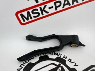 Запчасть крепление радиатора Opel Zafira 2009