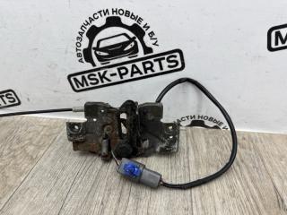 Запчасть замок капота Mazda 5 2006