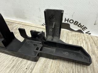 Накладка замка капота 5 2006 CR