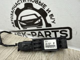 Запчасть датчик удара airbag передний левый Mazda 5 2006