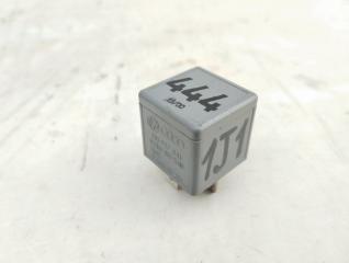 Запчасть реле VOLKSWAGEN Golf 2000