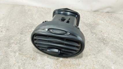 Запчасть дефлектор воздуховода левый Ford Focus 2004