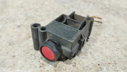 Запчасть кнопка отключения топливного насоса Ford Focus 2004