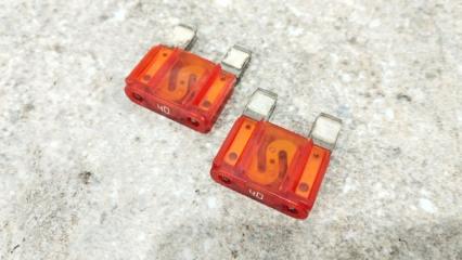 Запчасть предохранитель 40а Ford Focus 2004