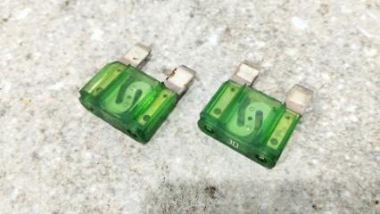 Запчасть предохранитель 30а Ford Focus 2004