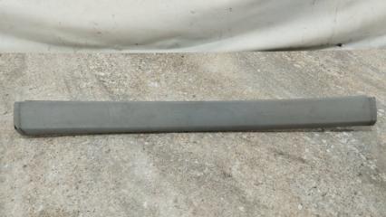 Запчасть накладка на стойку задняя правая Ford Focus 2004