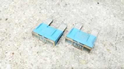 Запчасть предохранитель 60а RENAULT LOGAN 2006