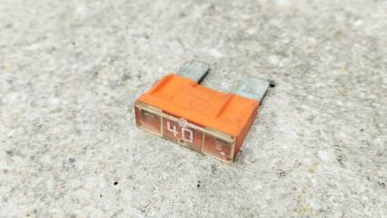 Запчасть предохранитель 40а RENAULT LOGAN 2006