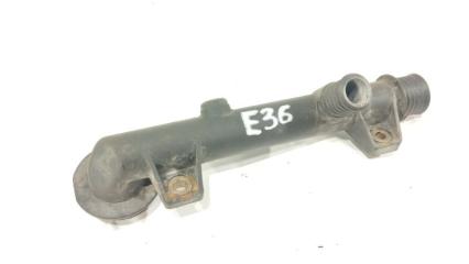 Запчасть патрубок системы охлаждения bmw 3-series 1992