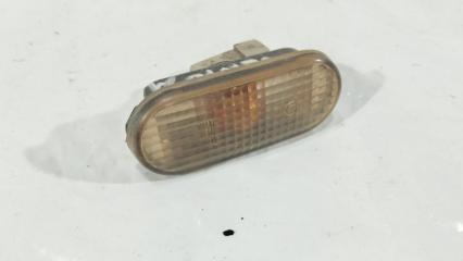 Фото запчасти повторитель поворота в крыло Volkswagen VENTO 1996 Б/У запчасть Запчасть повторитель поворота в крыло Volkswagen VENTO 1996