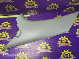 Фото запчасти накладка стойки верхняя задняя правая Nissan Sunny 2000 Б/У запчасть Запчасть накладка стойки верхняя задняя правая Nissan Sunny 2000