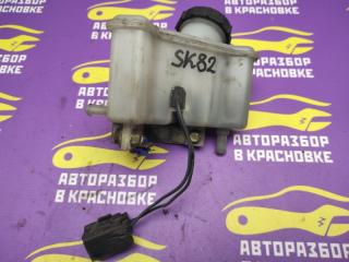 Запчасть бачок для тормозной жидкости Nissan Vanette 2000