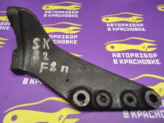 Запчасть кронштейн кпп правый Nissan Vanette 2000