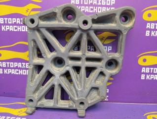 Запчасть кронштейн компрессора кондиционера Nissan Avenir 1999