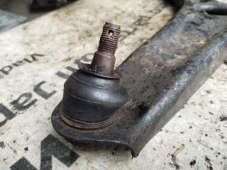Рычаг правый передний SUZUKI HUSTLER MR41S, MR31S R06A 45201-85K11 3 ракурс Рычаг правый передний SUZUKI HUSTLER MR41S, MR31S R06A 45201-85K11 3 ракурс