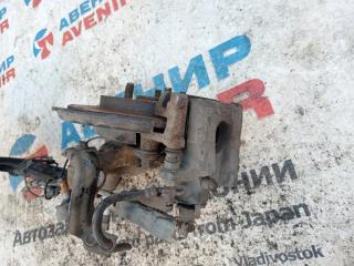 Ступица правая задняя TOYOTA PRIUS ZVW55 2ZRFXE 3 ракурс Ступица правая задняя TOYOTA PRIUS ZVW55 2ZRFXE 3 ракурс