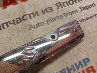 Накладка 5-й двери SUZUKI SPACIA MK32S, MK42S 83941-81M2 4 ракурс