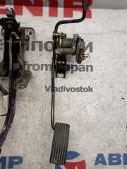 Педаль сцепления MITSUBISHI PAJERO IO H77W 4G94 3 ракурс