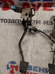 Педаль сцепления MITSUBISHI PAJERO IO H77W 4G94 5 ракурс