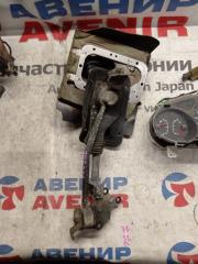 Педаль сцепления SUBARU FORESTER SG5 EJ20 5 ракурс