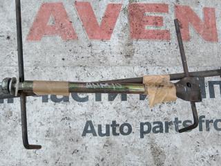 Крепление запаски TOYOTA ISIS ANM10G, ANM10W, ZNM10G, ZNM10W 2 ракурс