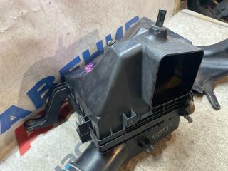 Корпус воздушного фильтра TOYOTA MARK X GRX135, GRX130 4GR-FSE 3 ракурс Корпус воздушного фильтра TOYOTA MARK X GRX135, GRX130 4GR-FSE 3 ракурс