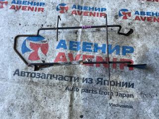 Крепление запаски TOYOTA ISIS ANM10G, ANM10W, ZNM10G, ZNM10W 1 ракурс