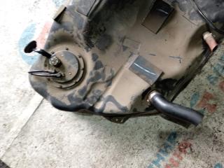 Бензобак TOYOTA BREVIS JCG15 . JCG11 . JCG10 2 ракурс