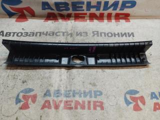 Накладка замка багажника задняя DAIHATSU SONICA L405S, L415S 3 ракурс