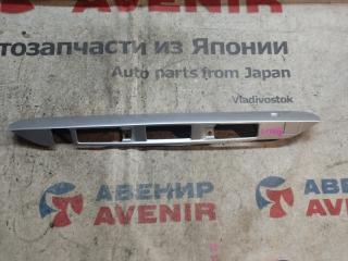 Накладка 5-й двери задняя MAZDA MPV LW5W, LW3W 1 ракурс