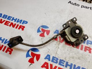 Крепление запаски TOYOTA WISH ZNE14 1ZZ-FE 4 ракурс