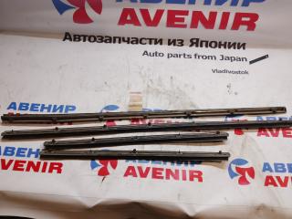 Молдинг на дверь TOYOTA CROWN JZS171, GS171, JZS173, JZS175, JZS179, JKS175 НИЗ 4 ракурс
